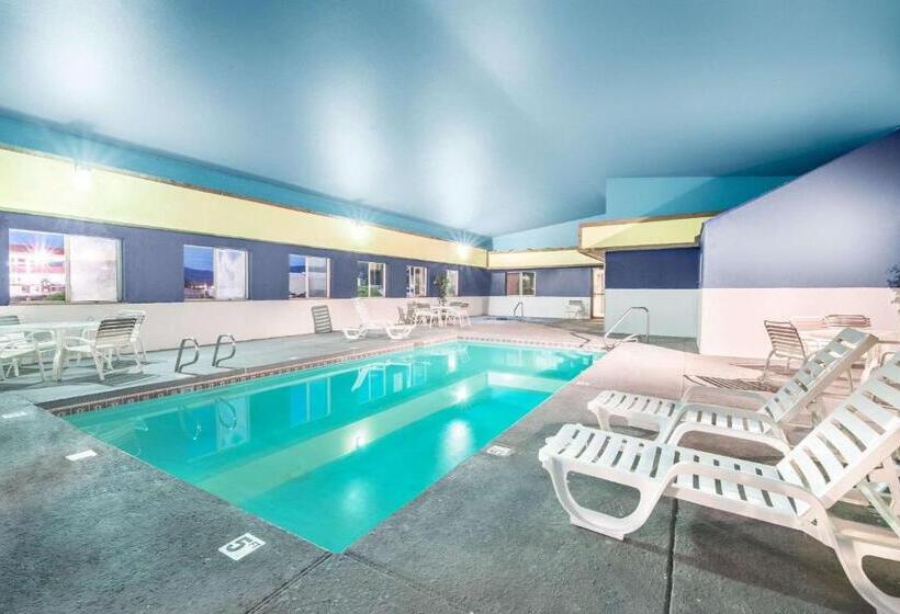 فندق على الطريق Super 8 By Wyndham Grants