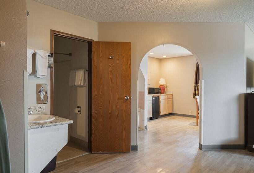 فندق على الطريق Super 8 By Wyndham Grants