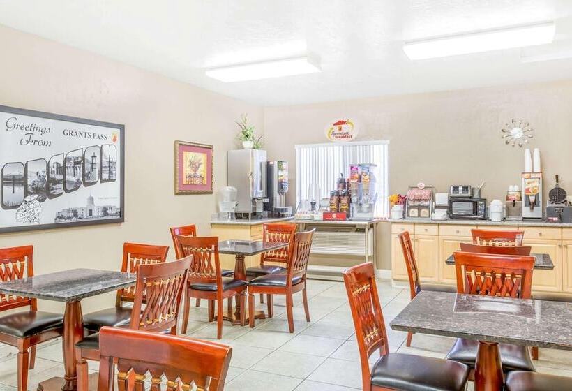 מוטל Super 8 By Wyndham Grants Pass