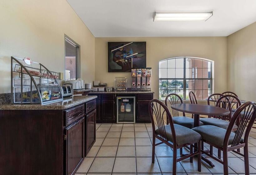 مُتل Super 8 By Wyndham Greenville