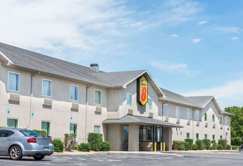 فندق على الطريق Super 8 By Wyndham Hagerstown/halfway Area