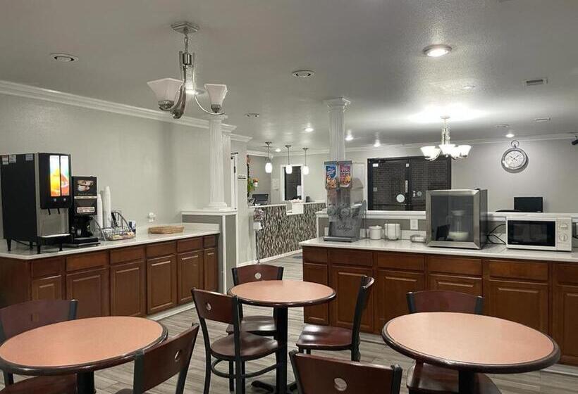 فندق على الطريق Super 8 By Wyndham Hazen