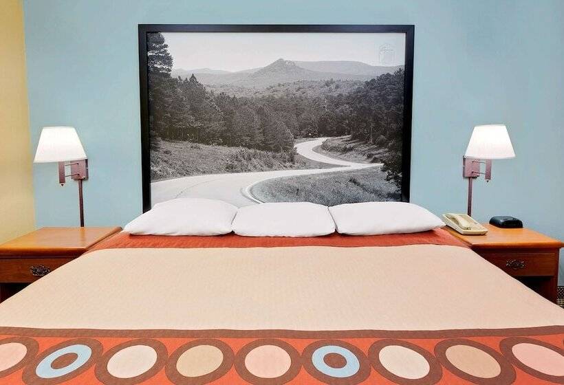 فندق على الطريق Super 8 By Wyndham Hazen