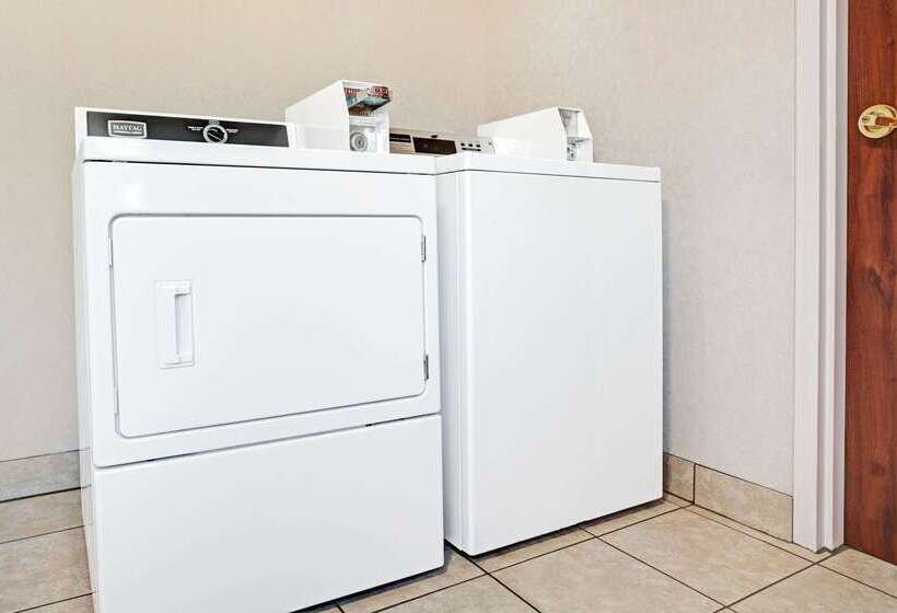 فندق على الطريق Super 8 By Wyndham Hernando