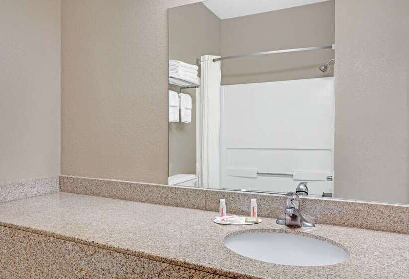 فندق على الطريق Super 8 By Wyndham Hernando