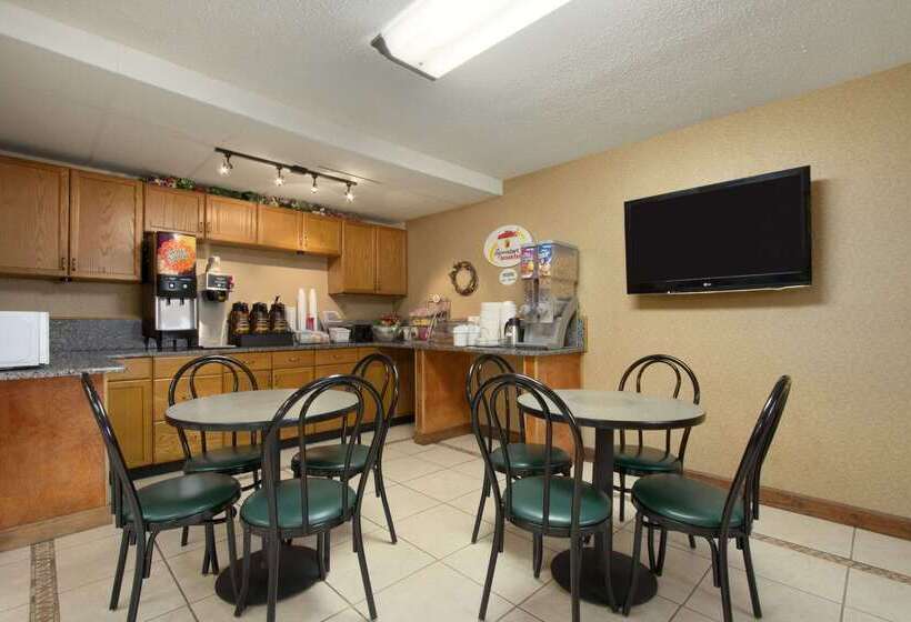 모텔 Super 8 By Wyndham Homewood Birmingham Area