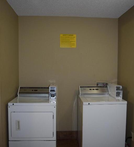 모텔 Super 8 By Wyndham Homewood Birmingham Area