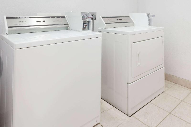 모텔 Super 8 By Wyndham Huntsville