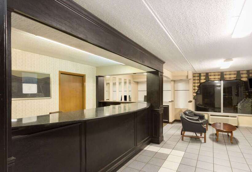 فندق على الطريق Super 8 By Wyndham Kingsport /i81