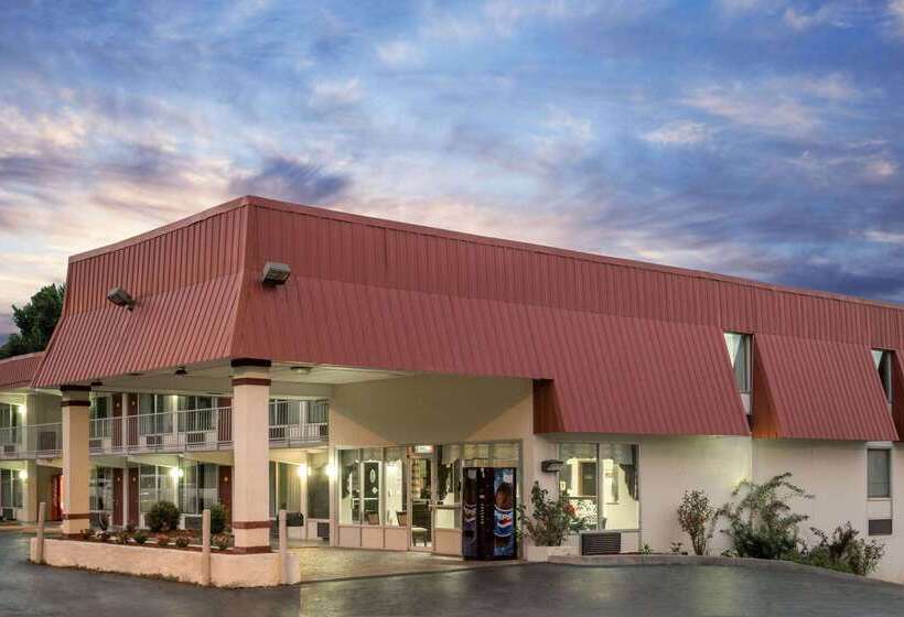 فندق على الطريق Super 8 By Wyndham Kingsport /i81