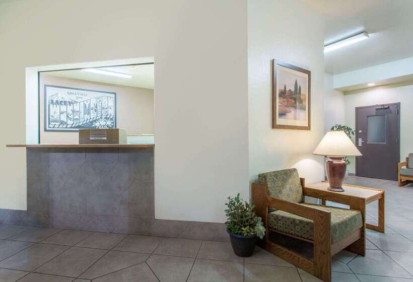 فندق على الطريق Super 8 By Wyndham Lacey Olympia Area