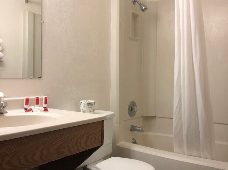 فندق على الطريق Super 8 By Wyndham Lacey Olympia Area