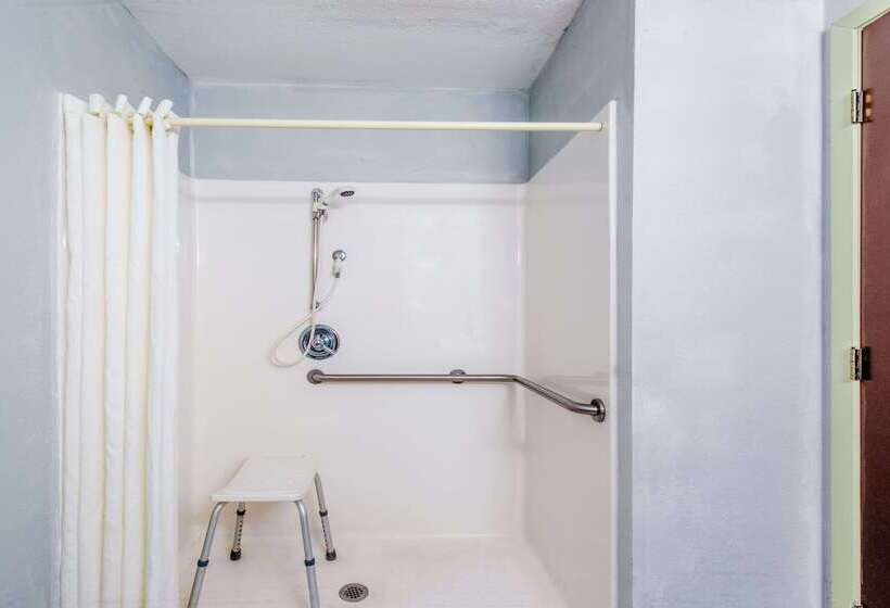 مُتل Super 8 By Wyndham Lake Charles/sulphur