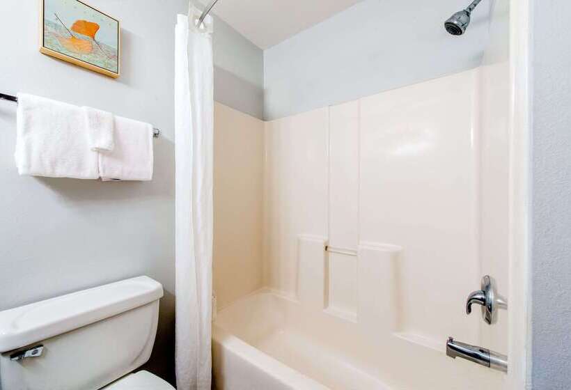 مُتل Super 8 By Wyndham Lake Charles/sulphur