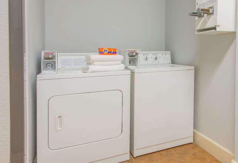 مُتل Super 8 By Wyndham Lake Charles/sulphur