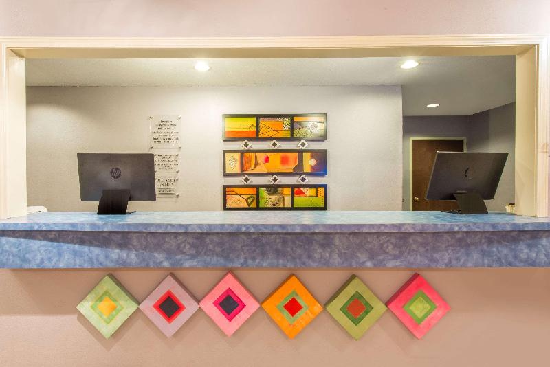 مُتل Super 8 By Wyndham Lake Charles/sulphur