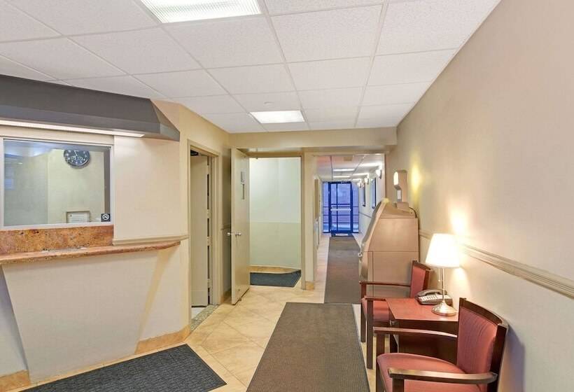 مُتل Super 8 By Wyndham Long Island City Lga