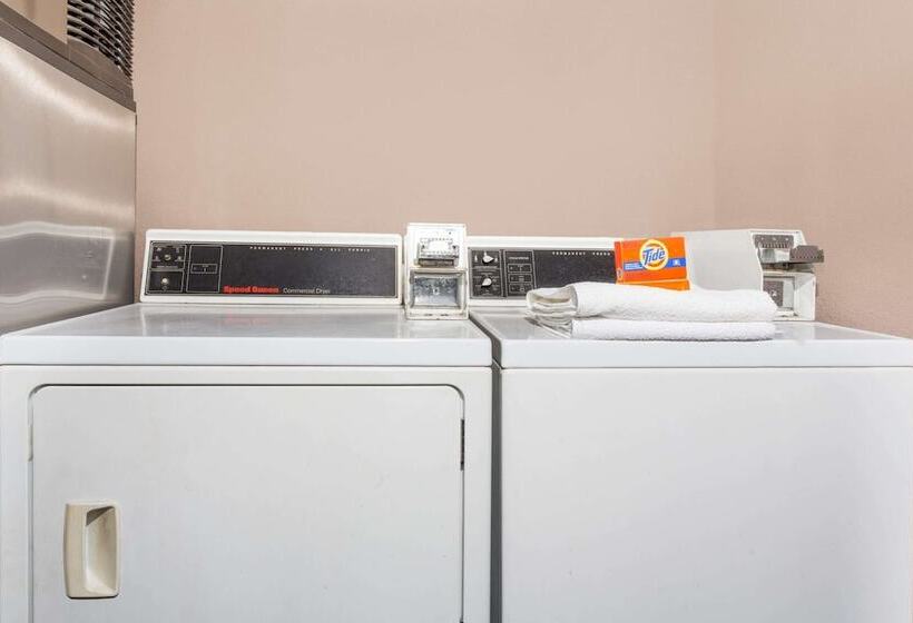 فندق على الطريق Super 8 By Wyndham Marianna