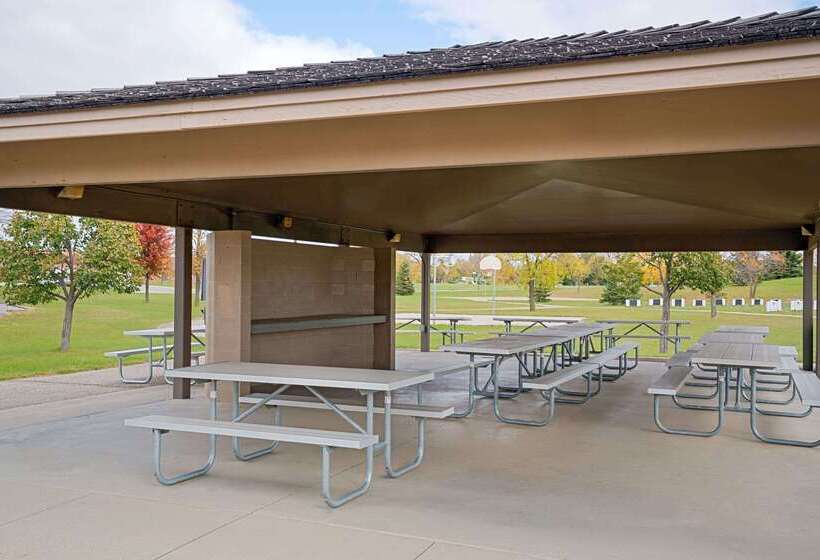 Мотель Super 8 By Wyndham Marshall Mn