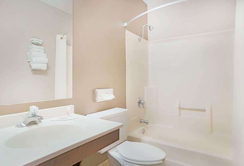 Мотель Super 8 By Wyndham Marshall Mn