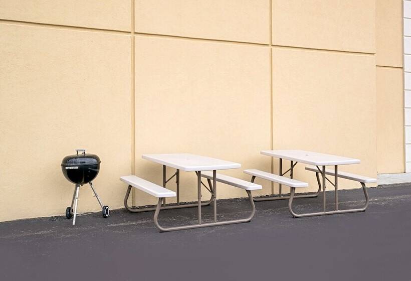 Мотель Super 8 By Wyndham Marshall Mn