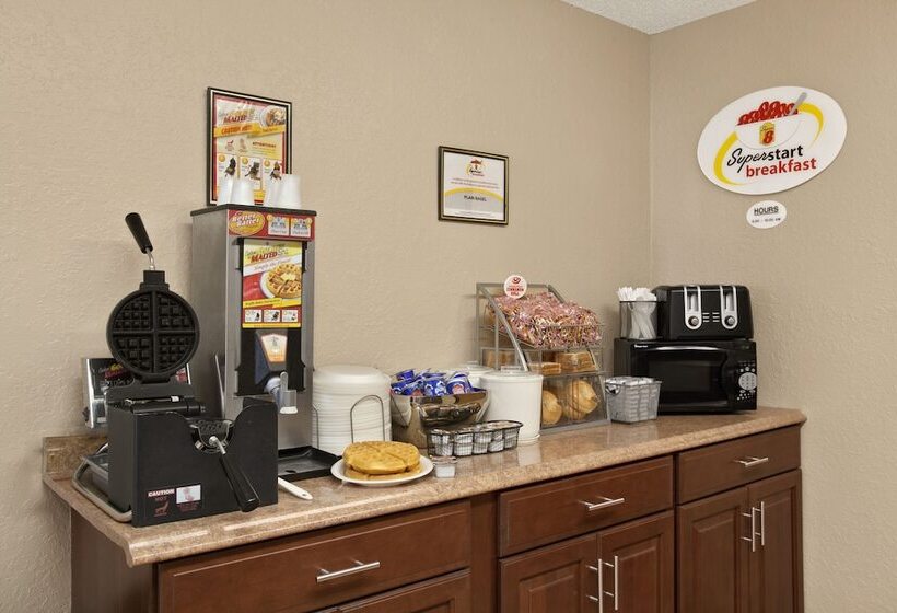 فندق على الطريق Super 8 By Wyndham Massena Ny