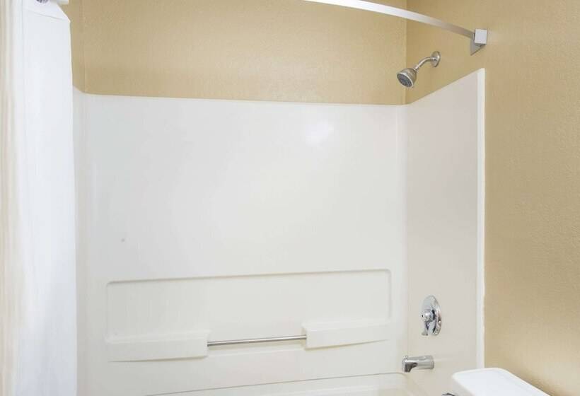 فندق على الطريق Super 8 By Wyndham Massena Ny