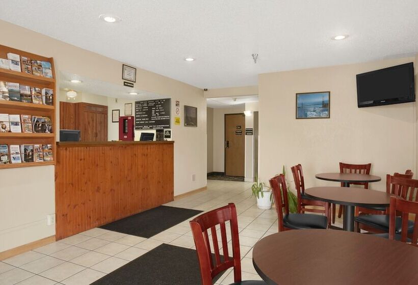 فندق على الطريق Super 8 By Wyndham Massena Ny