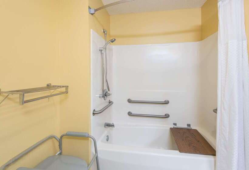 모텔 Super 8 By Wyndham Medina