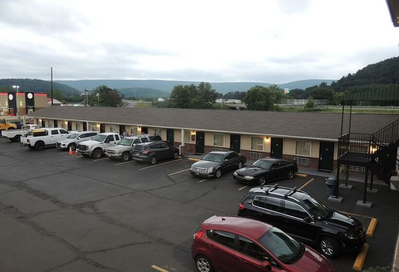 فندق على الطريق Super 8 By Wyndham Mifflinville Near Bloomsburg