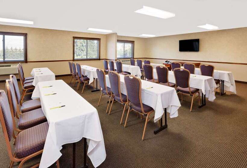 فندق على الطريق Super 8 By Wyndham Mt. Pleasant