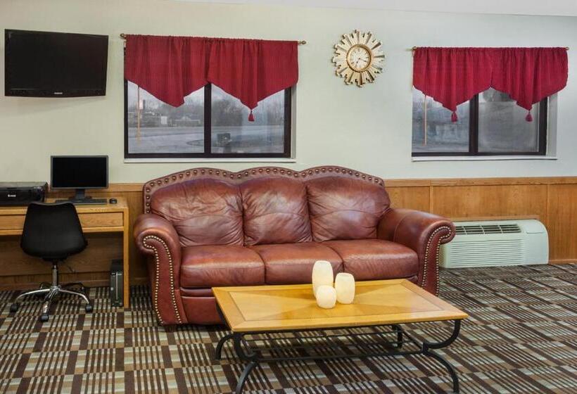 فندق على الطريق Super 8 By Wyndham Muscatine