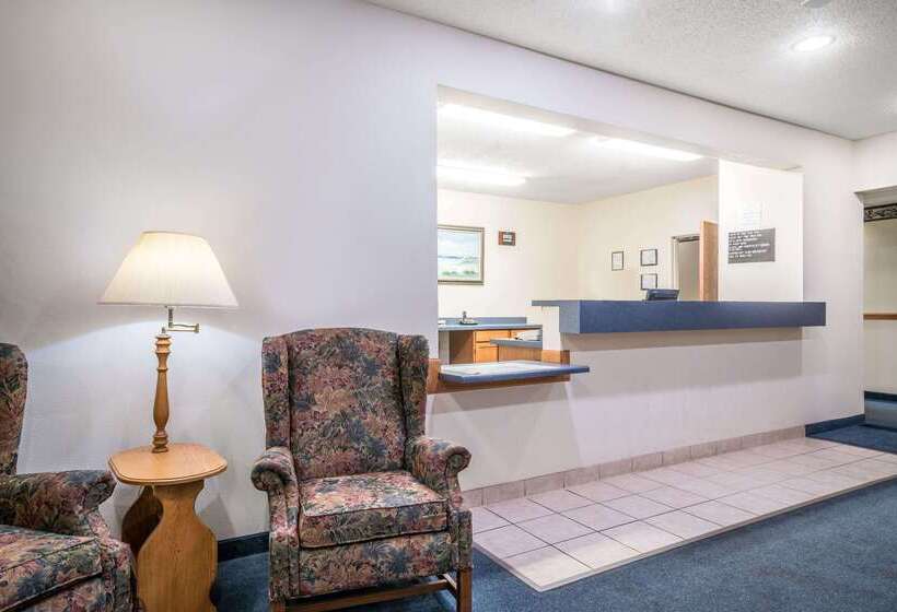 فندق على الطريق Super 8 By Wyndham Neillsville Wi