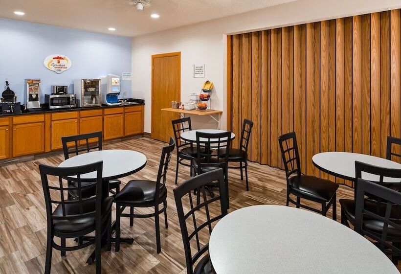 فندق على الطريق Super 8 By Wyndham Neillsville Wi