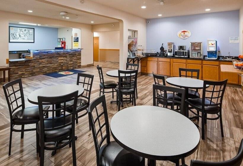 فندق على الطريق Super 8 By Wyndham Neillsville Wi