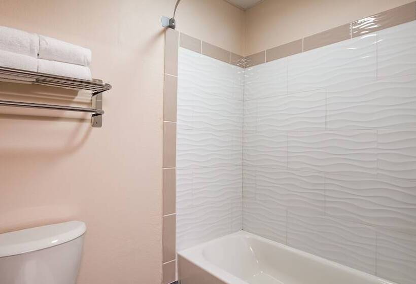 فندق على الطريق Super 8 By Wyndham Neillsville Wi