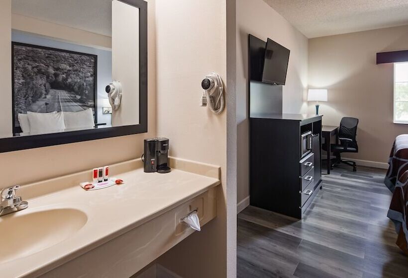 فندق على الطريق Super 8 By Wyndham Neillsville Wi