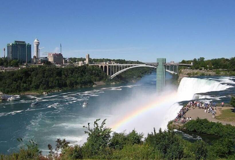 汽车旅馆  Super 8 By Wyndham Niagara Falls