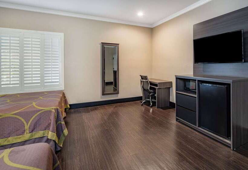 Мотель Super 8 By Wyndham North Hollywood