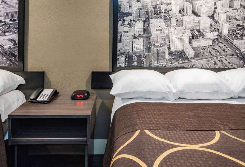 مُتل Super 8 By Wyndham North Hollywood