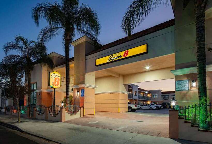 Мотель Super 8 By Wyndham North Hollywood