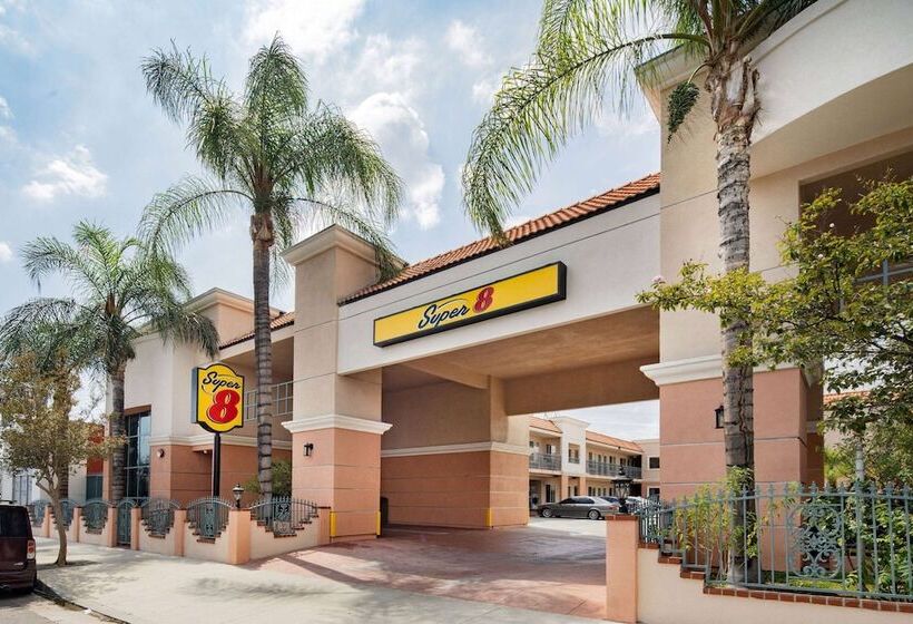 مُتل Super 8 By Wyndham North Hollywood