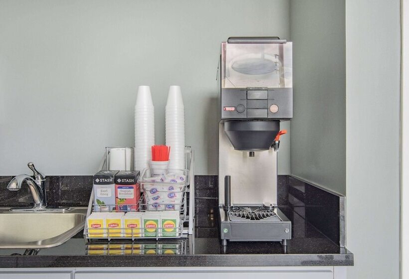 Мотель Super 8 By Wyndham North Hollywood