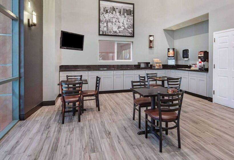 Мотель Super 8 By Wyndham North Hollywood