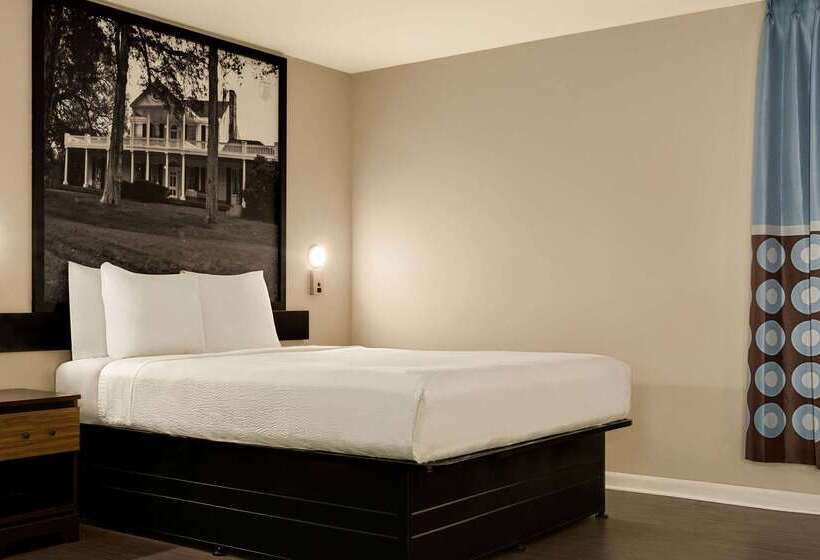 فندق على الطريق Super 8 By Wyndham Ocean Springs Biloxi