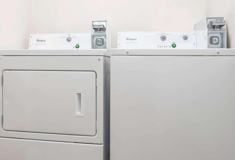 فندق على الطريق Super 8 By Wyndham Park Rapids