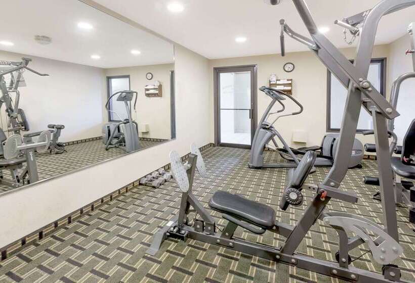 فندق على الطريق Super 8 By Wyndham Pine Bluff