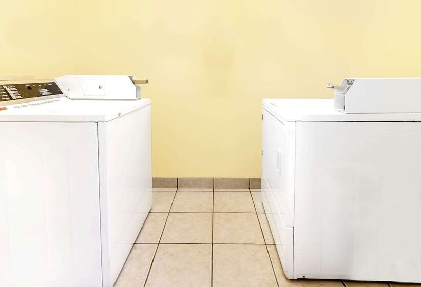 فندق على الطريق Super 8 By Wyndham Pine Bluff