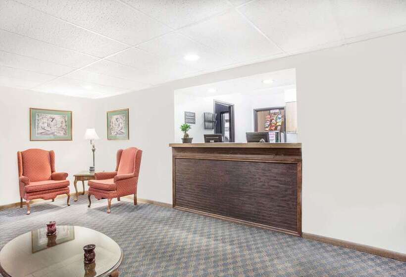 モーテル Super 8 By Wyndham Queensbury Glen Falls, Lake George Area