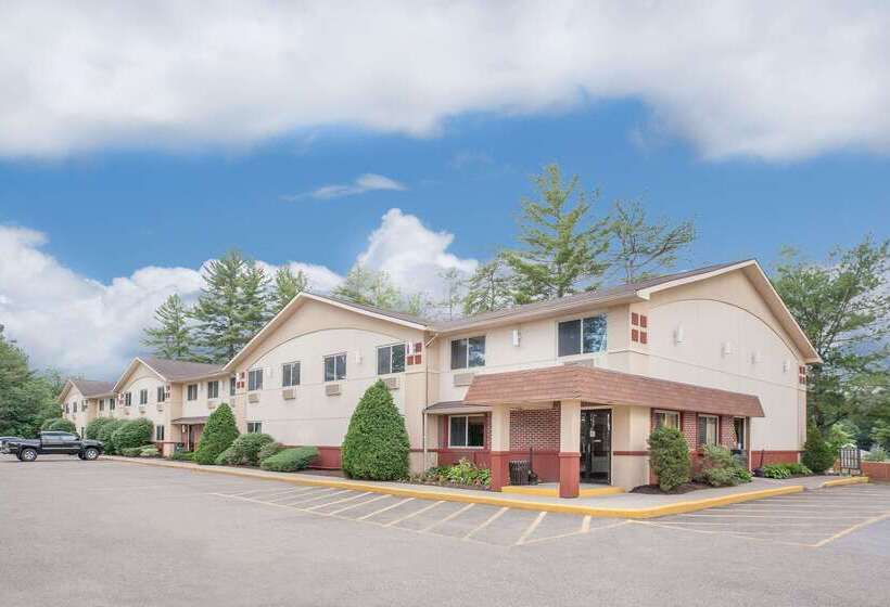 モーテル Super 8 By Wyndham Queensbury Glen Falls, Lake George Area